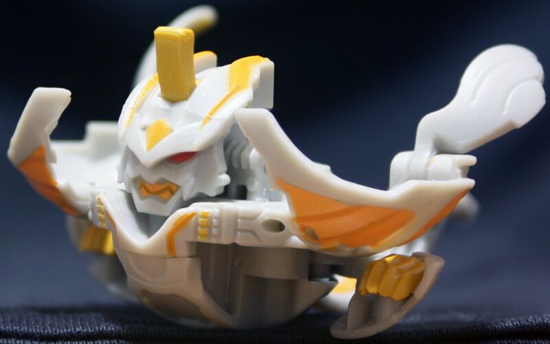 File:Haos Strikeflier complete open front.jpg