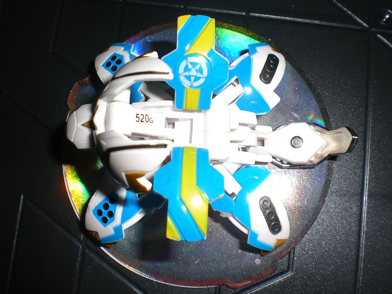 File:Kilan Leoness Top.jpg